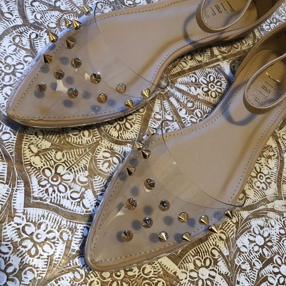 NWT Chic Nude & Clear Flats With Studs - Picture 4 of 13